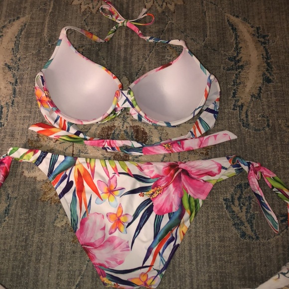 Swimsuit Set - Picture 2 of 3